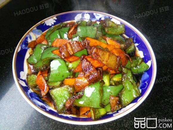 青椒胡萝卜炒五花肉