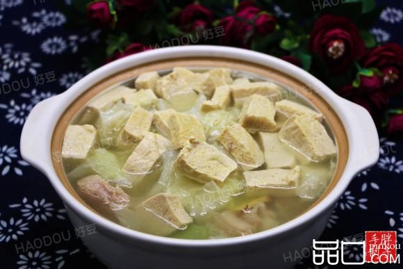 砂锅白菜炖冻豆腐