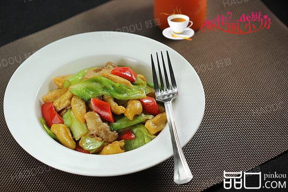 包菜肉片炒猫耳朵