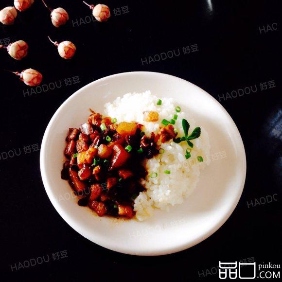 香菇土豆卤肉饭