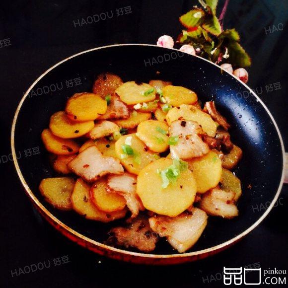 五花肉干锅土豆片