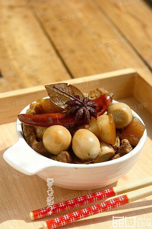 鹌鹑蛋炖肉