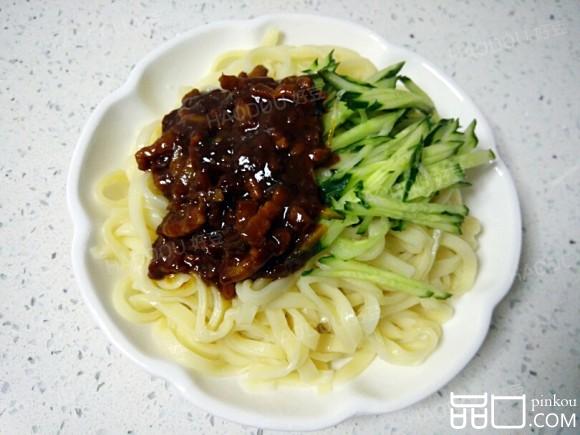 手擀炸酱面