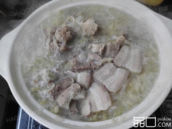 炖酸菜