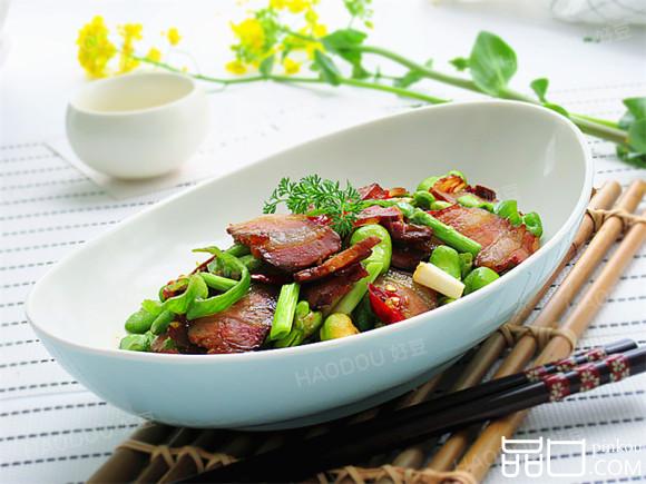 腊肉炒蚕豆