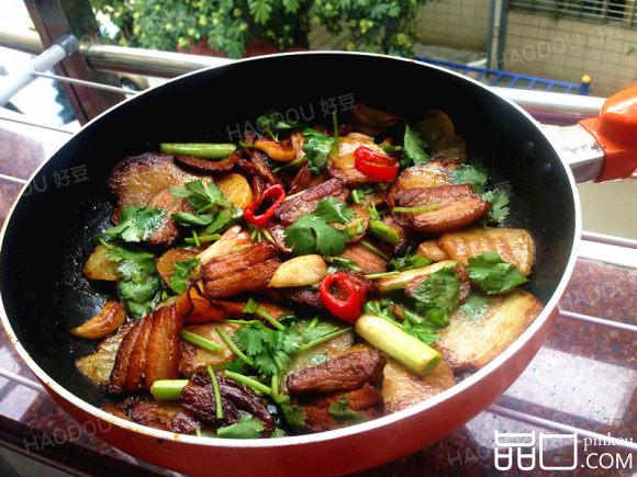腊肉干锅土豆片
