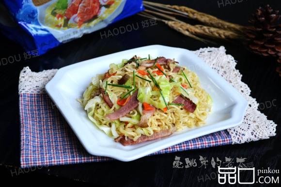 腊肉卷心菜炒面#小虾