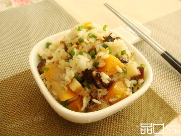红薯腊肉焖饭