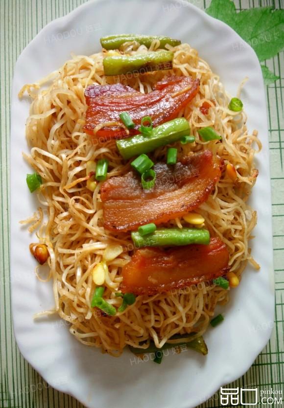 腊肉豆角蒸面