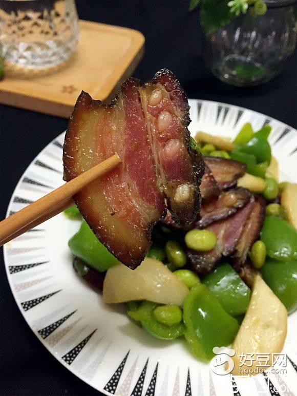 杏鲍菇腊肉青椒片