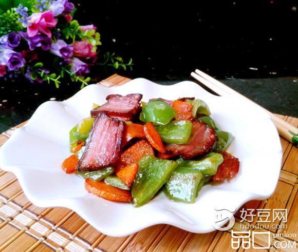 腊肉炒青椒