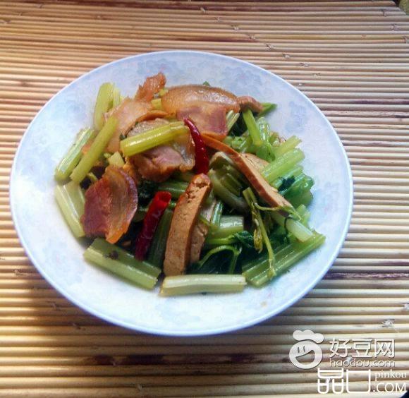 腊肉芹菜炒豆干