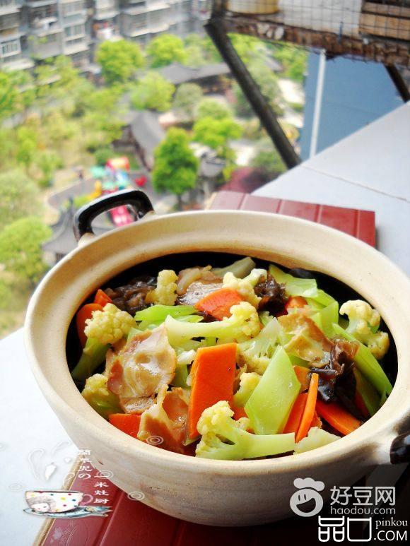 腊肉杂蔬煲