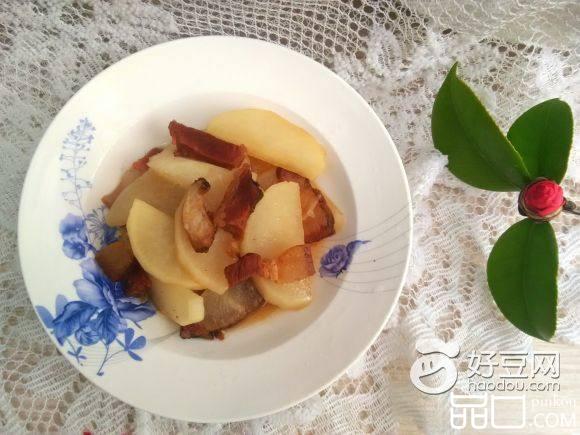 腊肉烧白萝卜