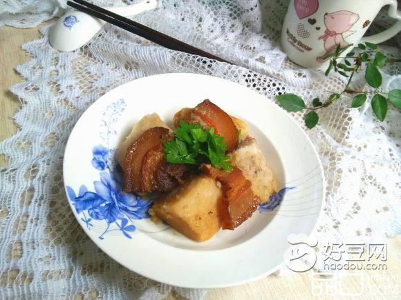 芋头焖腊肉