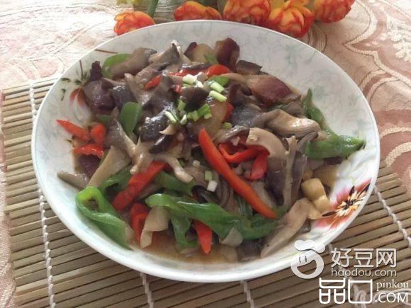 腊肉蘑菇