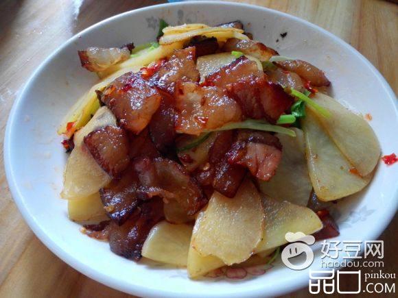 土豆片炒腊肉
