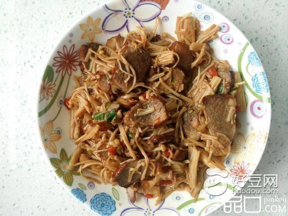 金针菇炒腊肉