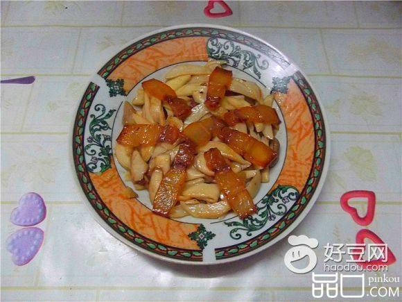 鸡腿菇炒腊肉
