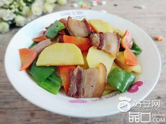 青椒腊肉炒土豆