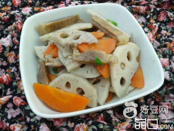 腊肉炒莲藕胡萝卜