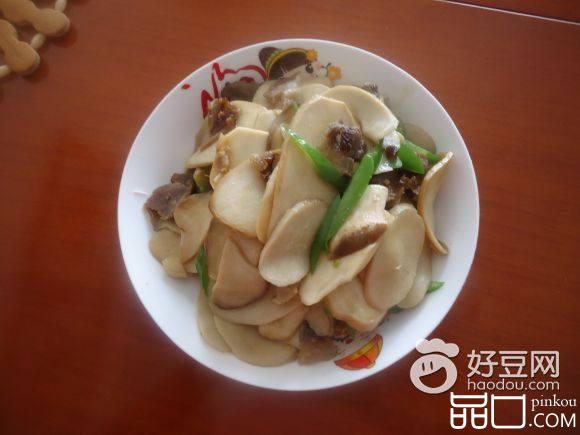 农家腊肉炒菇片