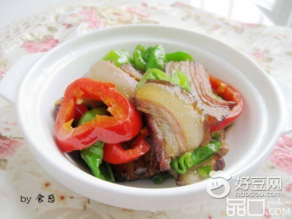 青红椒炒烟熏腊肉