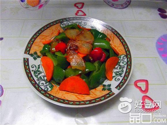 青椒胡萝卜炒腊肉