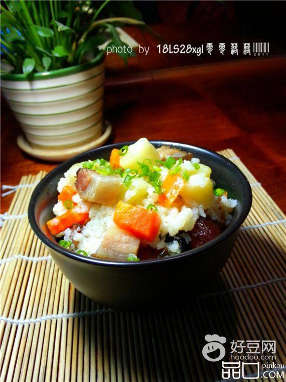 土豆腊肉焖饭