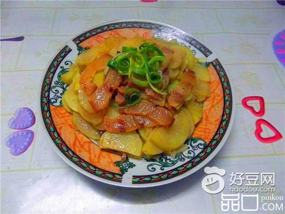 腊肉煮土豆