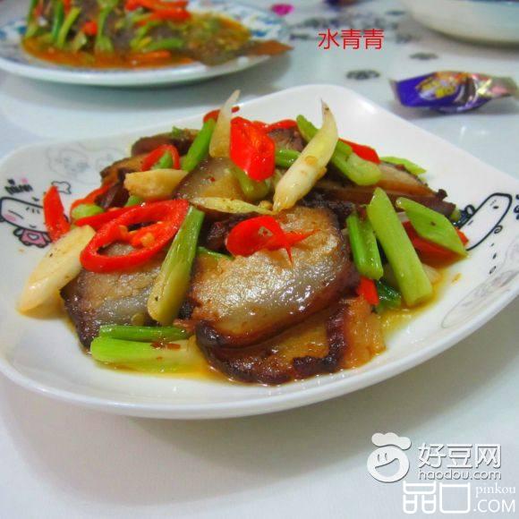 大蒜西芹炒腊肉