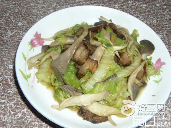 腊肉炒白菜平菇