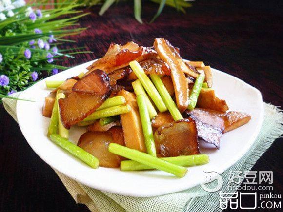 腊肉蒜薹炒豆干
