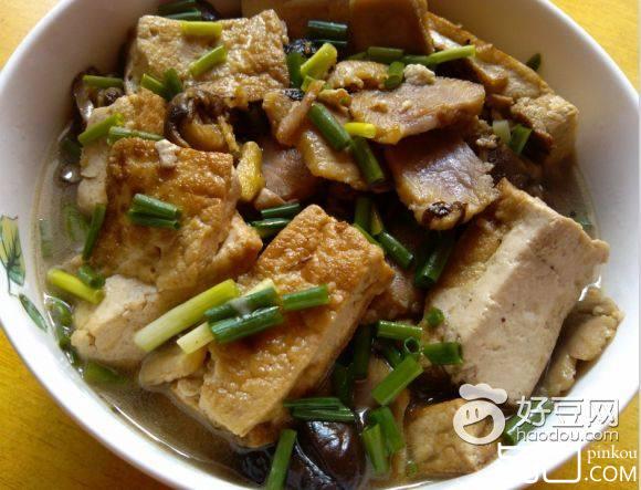 香菇腊肉炖豆腐