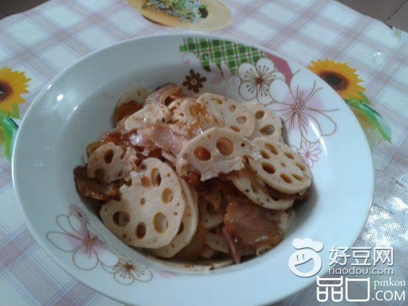 腊肉炒南乳藕片