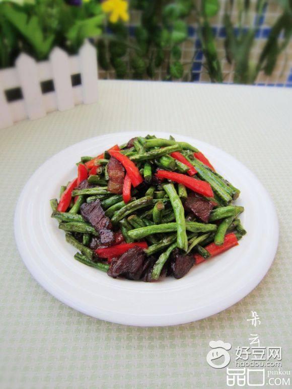 嫩豆角炒腊肉