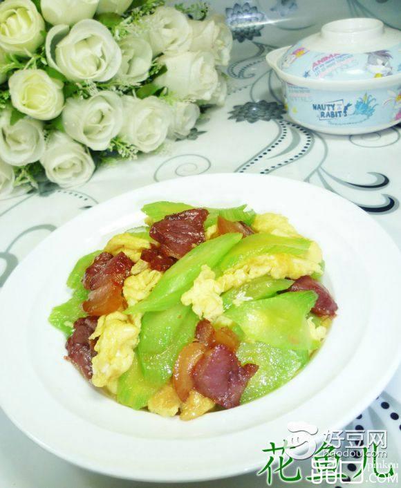 莴笋腊肉炒鸡蛋