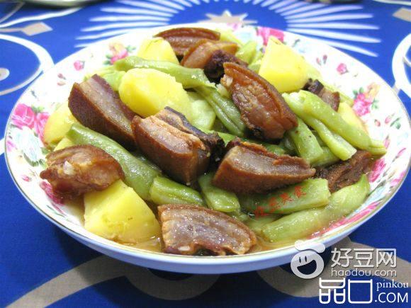 腊肉炖土豆芸豆