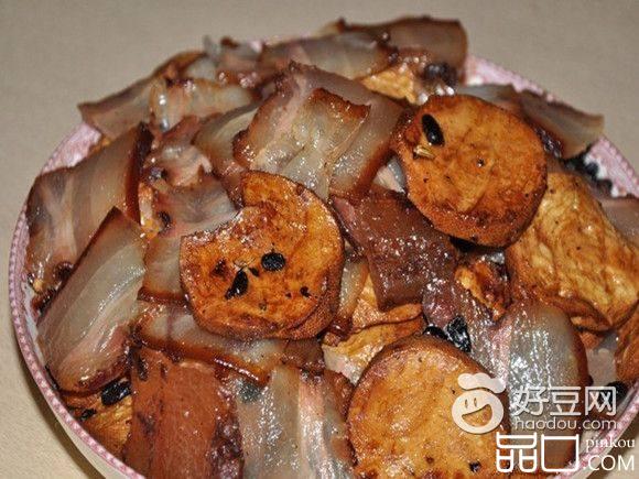 豆鼓炒腊肉豆腐卷