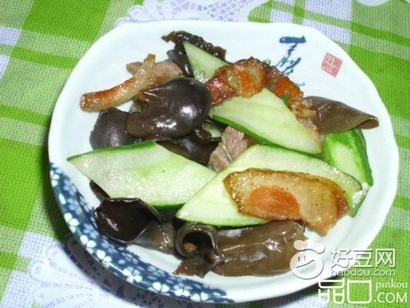 腊肉木耳炒黄瓜