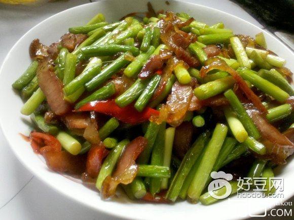 红椒蒜薹炒腊肉