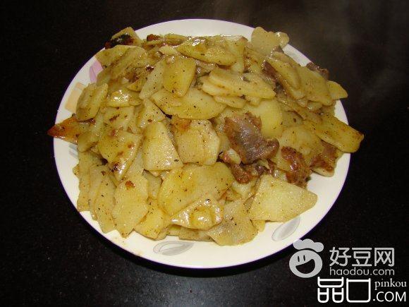 腊肉炒土豆片