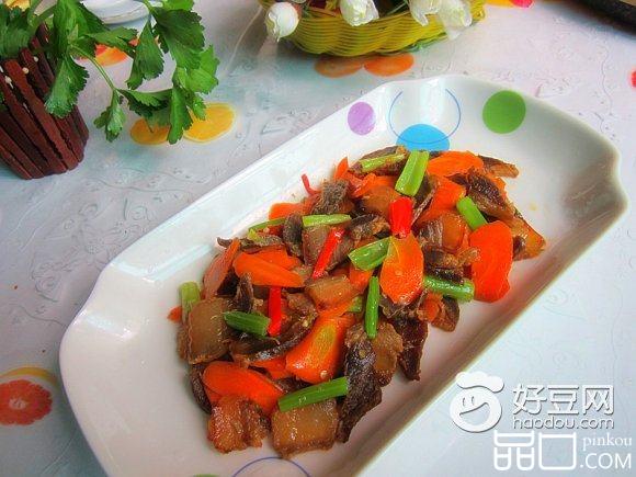 萝卜片烧腊肉