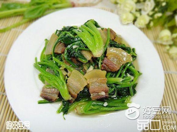 腊肉炒菠菜