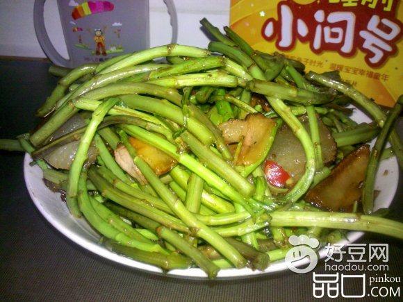 提蒿炒腊肉