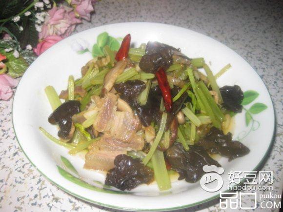 芹菜腊肉