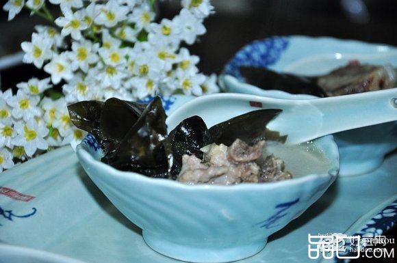 腊肉骨头炖海带