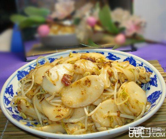 豆芽腊肉炒年糕