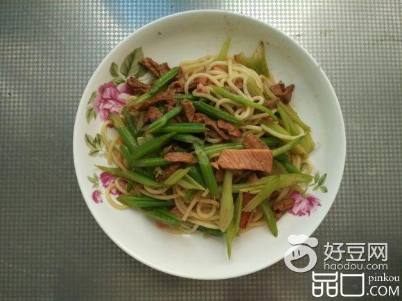 芹菜火腿意面