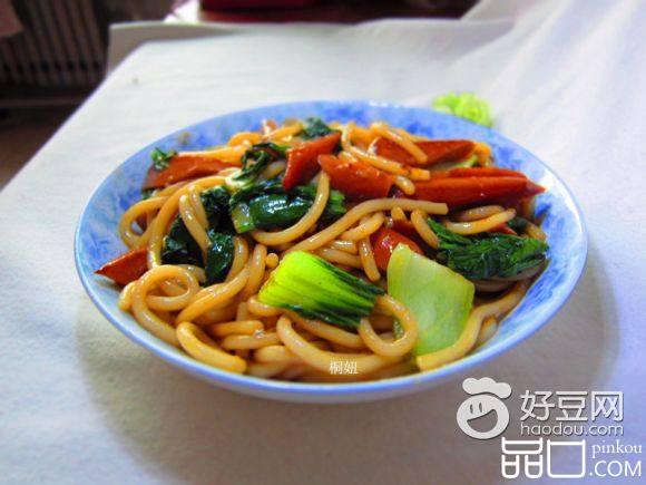 火腿油菜炒米粉